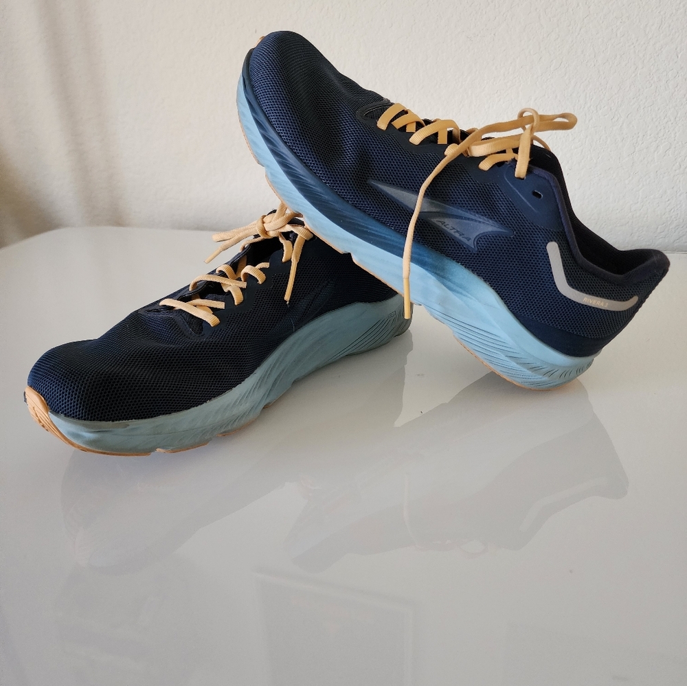 Womens Altra Rivera 3 running shoes size 10 EU 42
